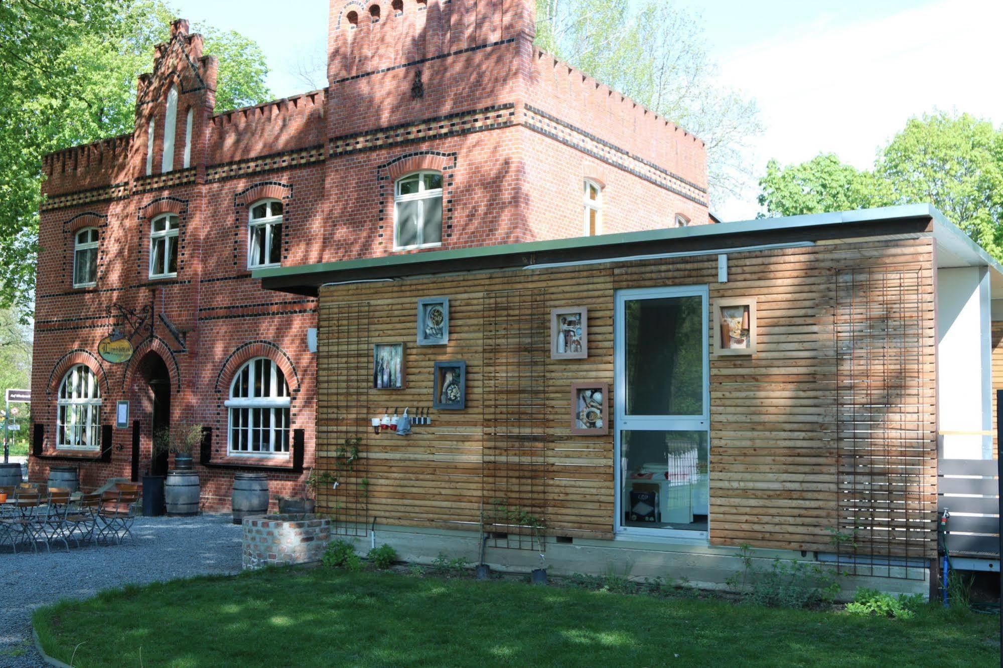 Landhaus Dessau Hotel Exterior photo